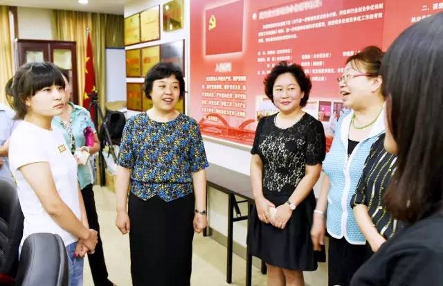 大华会计师事务所山西分所举行 “关爱受助大学生,携手共圆中国梦”慈善捐赠活动.jpg